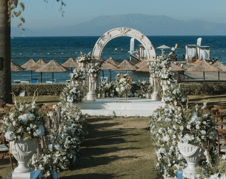 Feyhan & Max’in Çeşme Radisson Blu Nikah Alanı